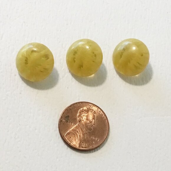 Vintage Lucite Yellow End of Day Swirl Translucent Dome Round Buttons Set of 3 - Picture 4 of 4